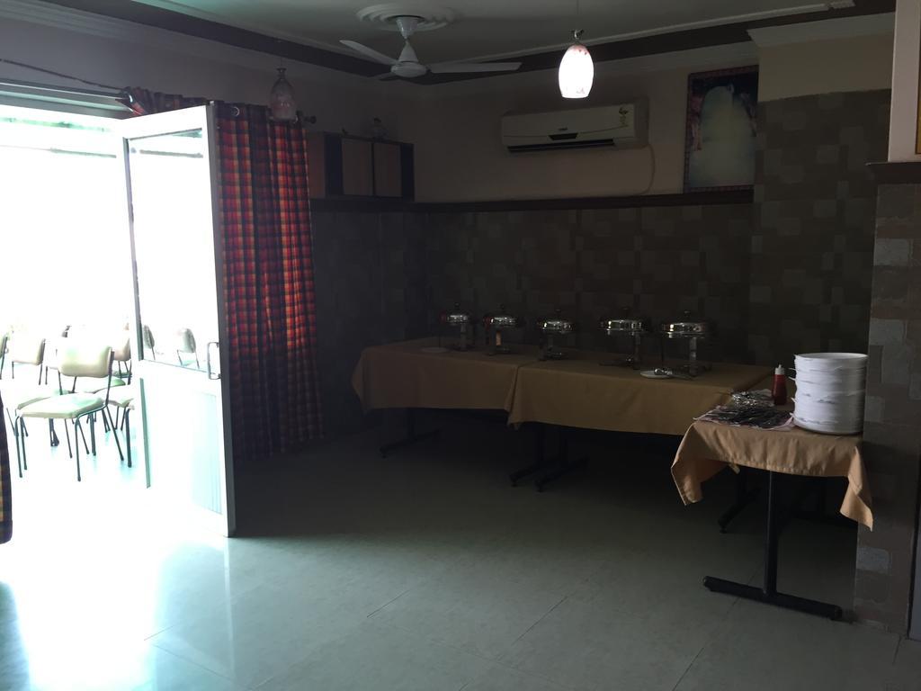 Hotel Swastik Jammu Ngoại thất bức ảnh