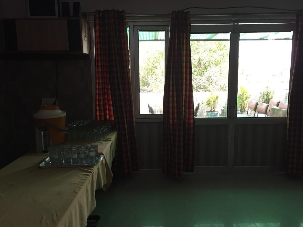 Hotel Swastik Jammu Ngoại thất bức ảnh